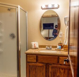 Waco Resort | Nicole Creek Cabins