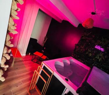 Piolenc House | Nid ange love room vaucluse