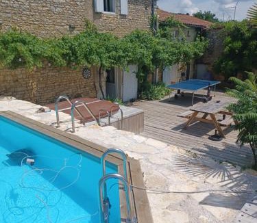 Saint-Amant-de-Bonnieure House | Nid Charentais Angouleme pool jacuzzi