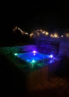 Saint-Amant-de-Bonnieure House | Nid Charentais Angouleme pool jacuzzi
