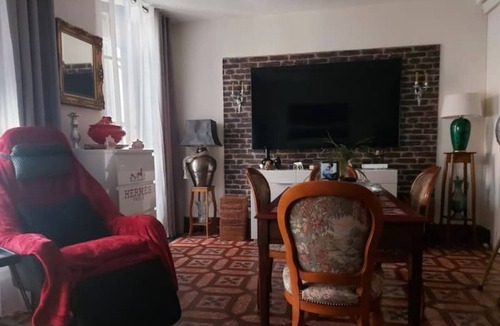 Castelnaudary Apartment | "nid Cosy" Tres Calme Avec Jacuzzi au Centre Ville