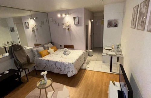 Carquefou Hotel | Nid D'or + Parking