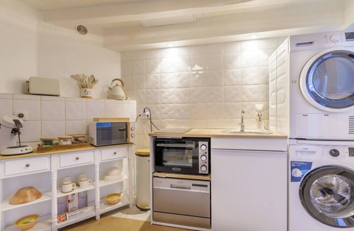 Belabre House | Nid de L'évasion