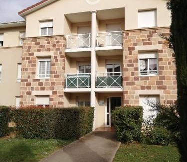 Saint-Cernin-de-Larche Apartment | Nid douillet au calme