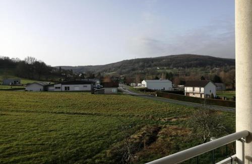 Saint-Cernin-de-Larche Apartment | Nid douillet au calme