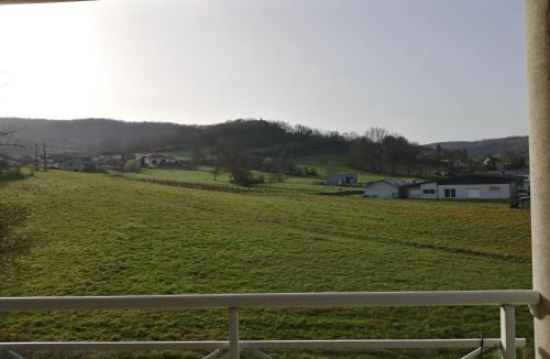 Saint-Cernin-de-Larche Apartment | Nid douillet au calme