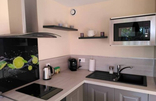 Palavas-les-Flots Apartment | Nid Douillet F2 Avec Jardin, Plage 200 m, Parking Privé, Piscine