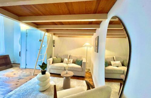Saint - Aubin - Dupuy Apartment | " Nid Secret " Chambre insolite sous-sol - Wifi - Centre Ville