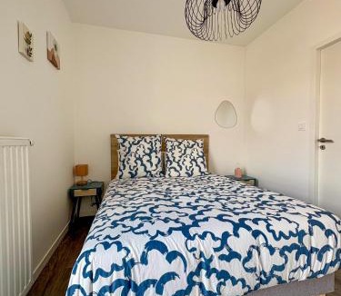 Bourg Pelousiere Apartment | Nid Urbain - 3 Ch et Terrasse