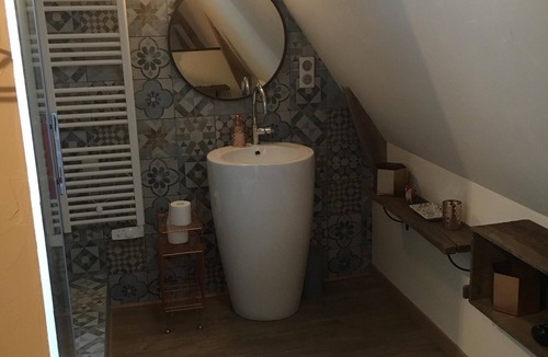 Agnez-les-Duisans Bed & Breakfast | Night in B & B in an atypical setting with wellness area