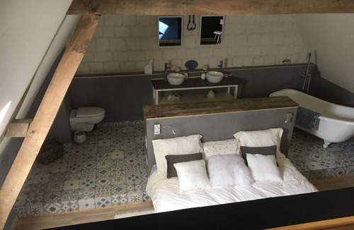 Agnez-les-Duisans Bed & Breakfast | Night in B & B in an atypical setting with wellness area