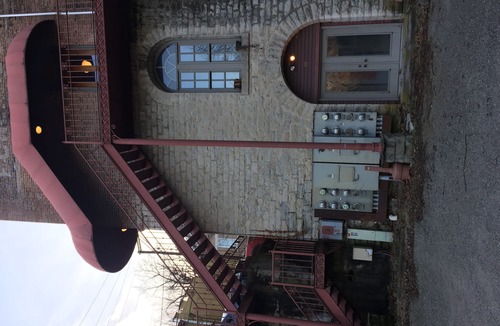 Eureka Springs Historic District Apartment | Night Owl 5W Street View (optional paid parking upon request)