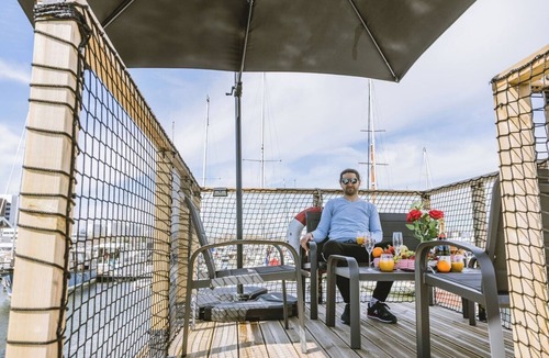 Bassins a Flot Boat Rental | Nightboat Péniche