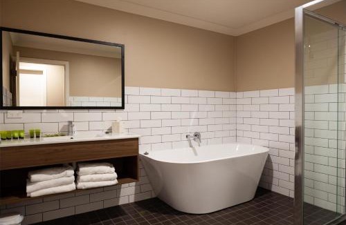 Nowra Hotel | Nightcap at Archer Hotel