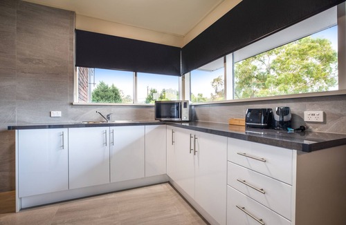 Ringwood Hotel | Nightcap at Manhattan Hotel