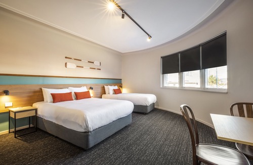 Umina Beach Hotel | Nightcap at Ocean Beach Hotel