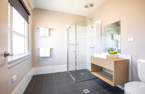 Umina Beach Hotel | Nightcap at Ocean Beach Hotel