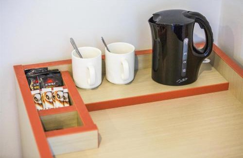 Elizabeth South Hotel | Nightcap at Rose & Crown Hotel