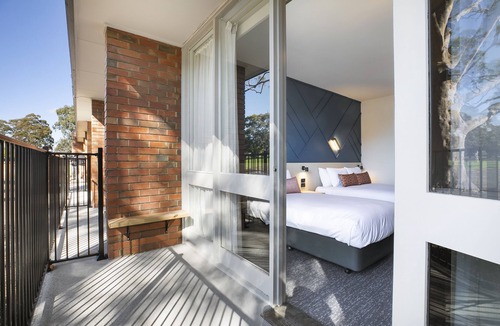 Noble Park Hotel | Nightcap at Sandown Park Hotel