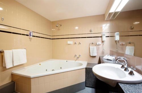 Mount Evelyn Hotel | Nightcap at York on Lilydale