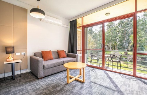 Mount Evelyn Hotel | Nightcap at York on Lilydale