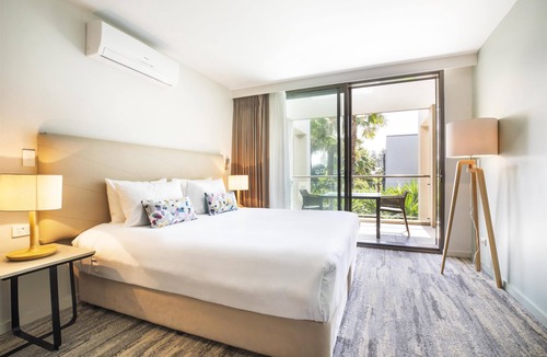 Narrabeen Hotel | Nightelier Narrabeen