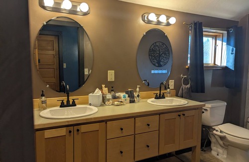 Grand Marais Hotel | Nighthawk at Feather Nest Inn