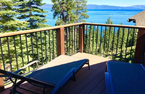 Carnelian Bay Ski Chalet | Nightingale Apt · Breathtaking Lake View Remodeled Old Tahoe Cabin