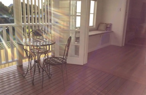 Stroud House | Nights on Broadway