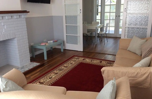 Stroud House | Nights on Broadway