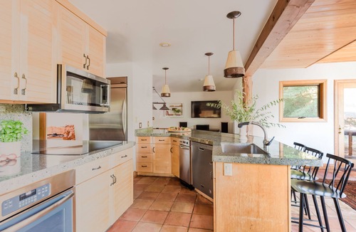 Deer Valley Cabin | Nightstar by AvantStay | Charming Rustic Cabin w/Large Balcony & Sauna