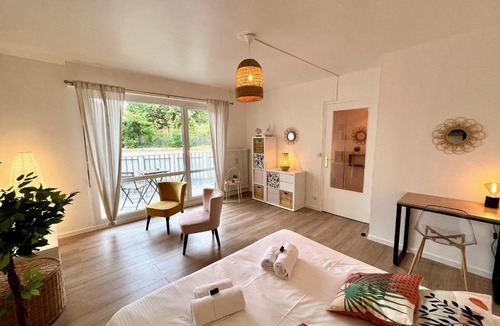 Le Beau Site Apartment | Nihal, Studio proche Zenith avec parking et balcon