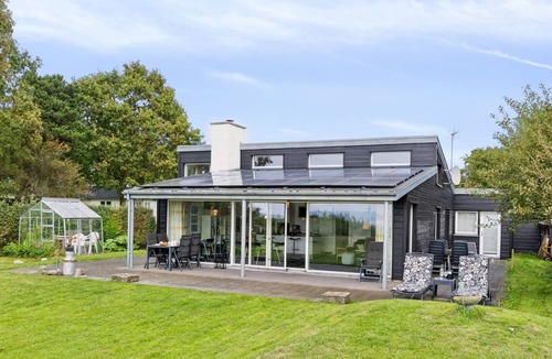 Skødshoved Strand House | "Nilson" - 50m from the sea by Interhome