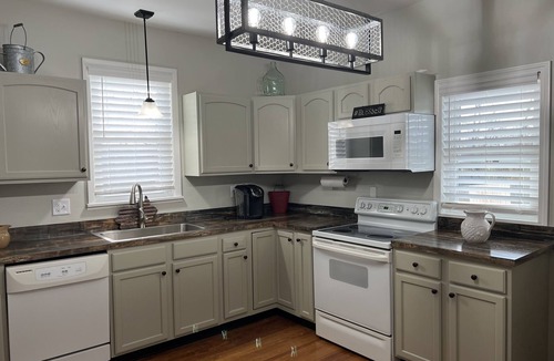 Williamstown House | Nina’s on Main is 5 mins from The Ark Encounter