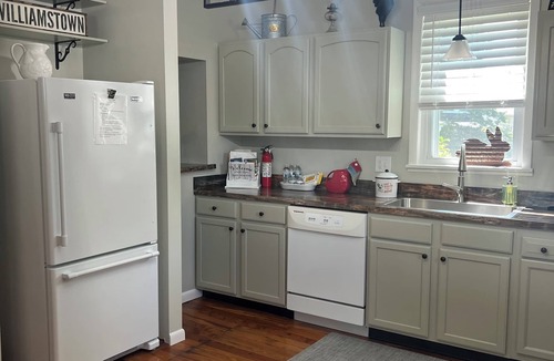 Williamstown House | Nina’s on Main is 5 mins from The Ark Encounter