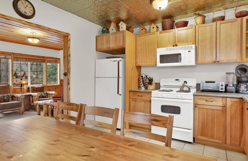 Moonridge Cabin | Nine Pines Lodge Retreat in the Pines at Big Bear