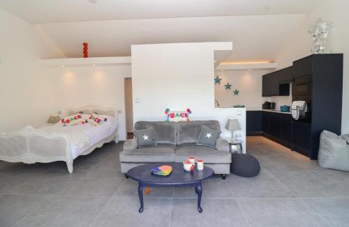 Bishop Sutton House | Ninky Nonk