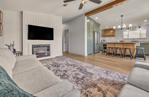 Waco Cottage | Ninth Street Cottage - 5 Min Walk to Magnolia