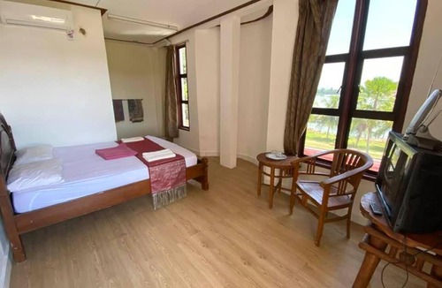 Losong Feri Hotel | Nipah River View Bajet Hotel