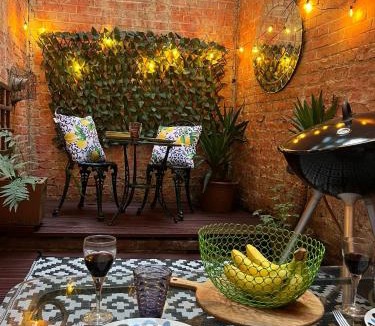 Redcliffe Apartment | Niru Experience Chelsea Oasis with Courtyard