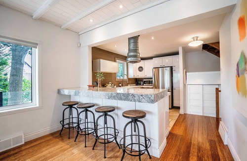 Boisbriand House | Island House | Pool & Sauna | BBQ & Peaceful