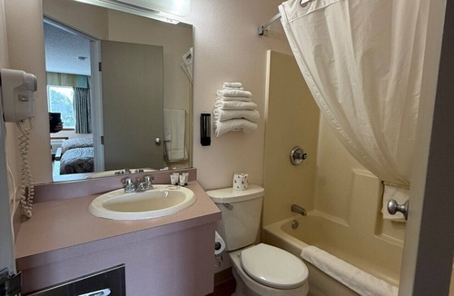 Nisswa Bed & Breakfast | Nisswa Hotel · Pelican Lake Double Queen