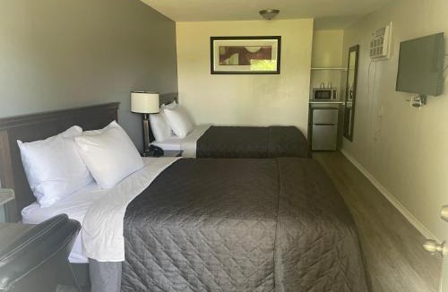 Cornwall Hotel | Nites Inn Motel
