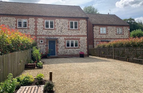 Frieth House | Nixey Cottage - From 250 Per Night