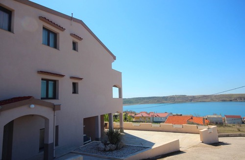 Rtina Apartment | Njaco - Three Bedroom Apartment with Sea View