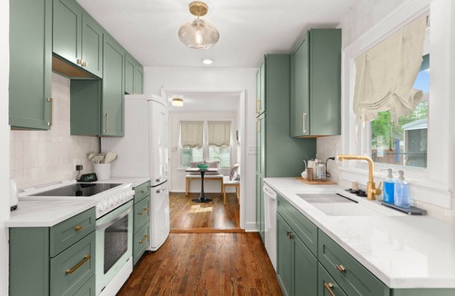 North Kansas City House | NKC Bungalow - Family friendly