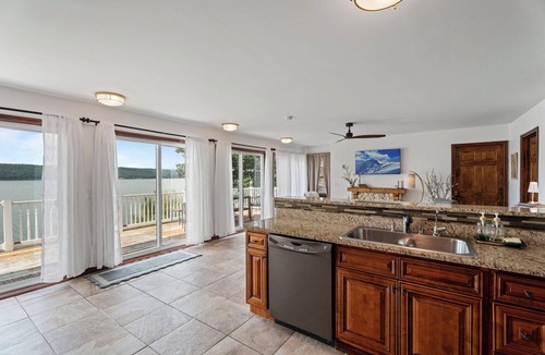 Valois House | nLakefront Home - Seneca Wine Trail Hot Tub & Sunset View with firepit, Private