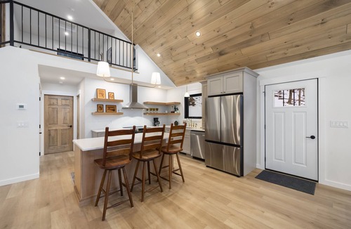 Turin House | nLuxurious Tug Hill Lodge-Direct Snowmobile Access