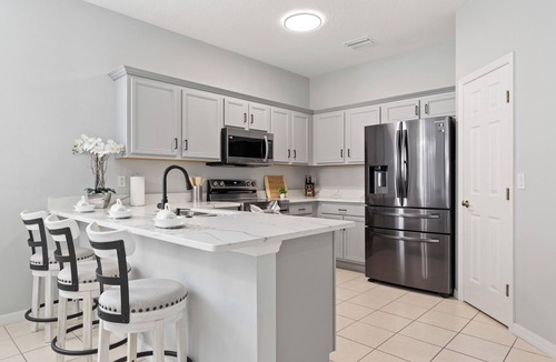 Haines City House | nLuxury 5bd Near Disney whit Pool Spa & Game Room
