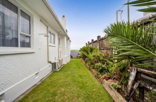 Rewa House | No 1 Beachfront Holiday Home